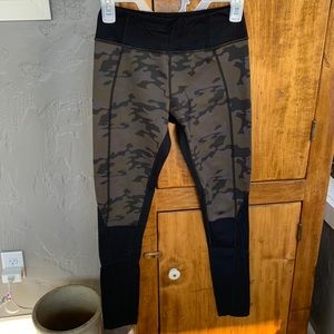 Born Primitive Camouflage Leggings